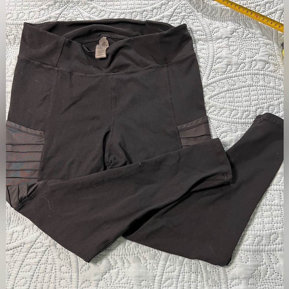 Mono B Black Leggings XL